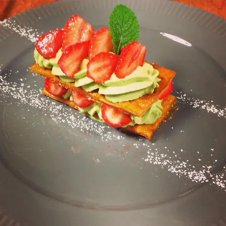 La Cocotte Gourmande Hotel Carantilly