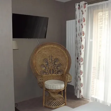 La Cocotte Gourmande Hotel Carantilly